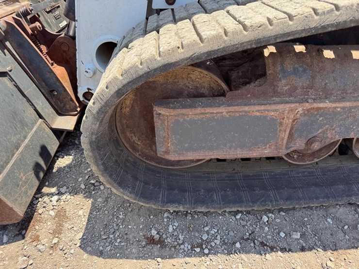 2023-bobcat-t770-image-14