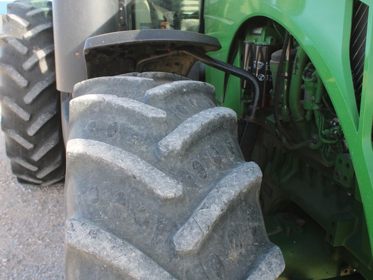 john-deere-8285r-image-35