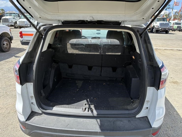 2017-ford-escape-image-14