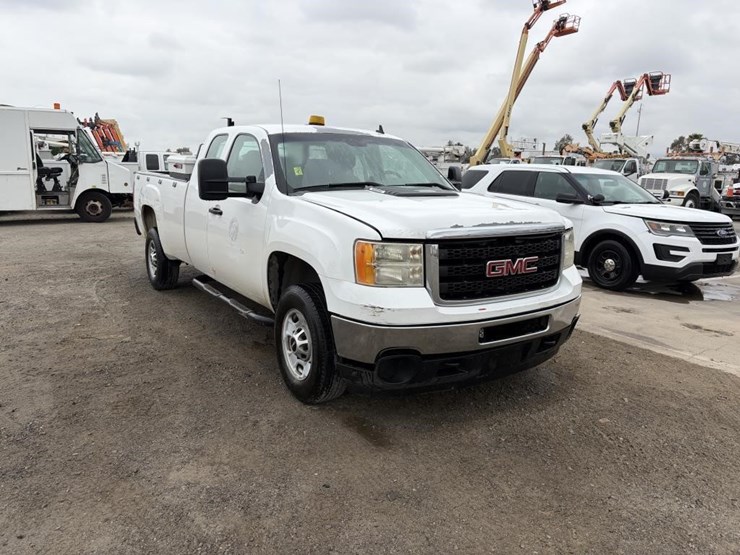 2016-gmc-sierra-2500-image-2