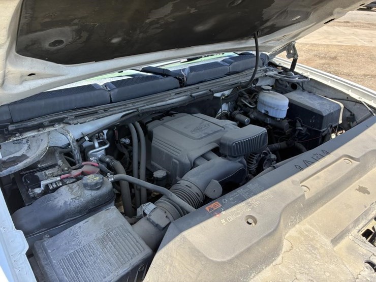 2011-chevrolet-silverado-2500-image-8