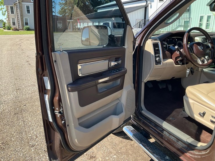 2015-dodge-ram-1500-image-27