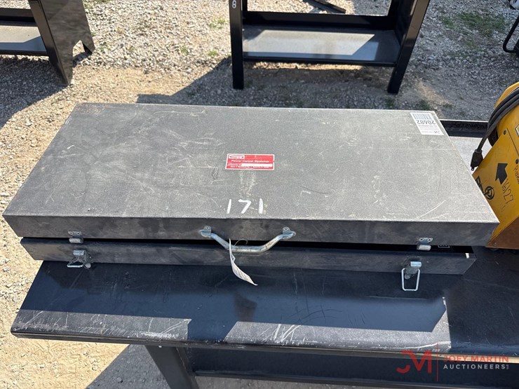 gundlach-power-carpet-stretcher-image-2