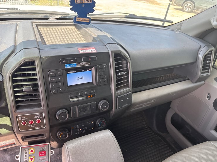 2022-ford-f550-image-13