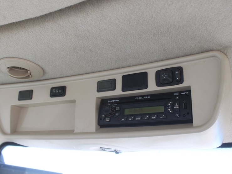 john-deere-8285r-image-52