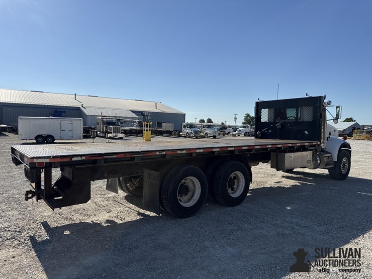 2001-peterbilt-330-image-5