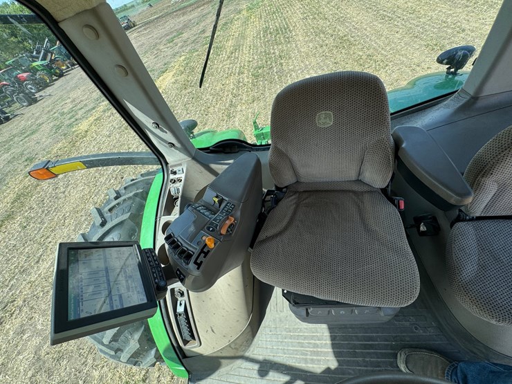 2019-john-deere-8295r-image-48