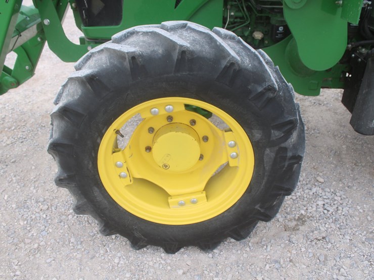 2013-john-deere-5100e-image-19