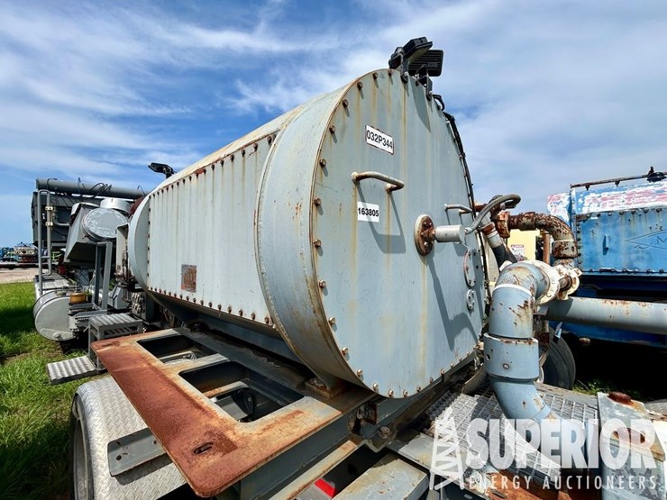 2017-caterpillar-375-image-9