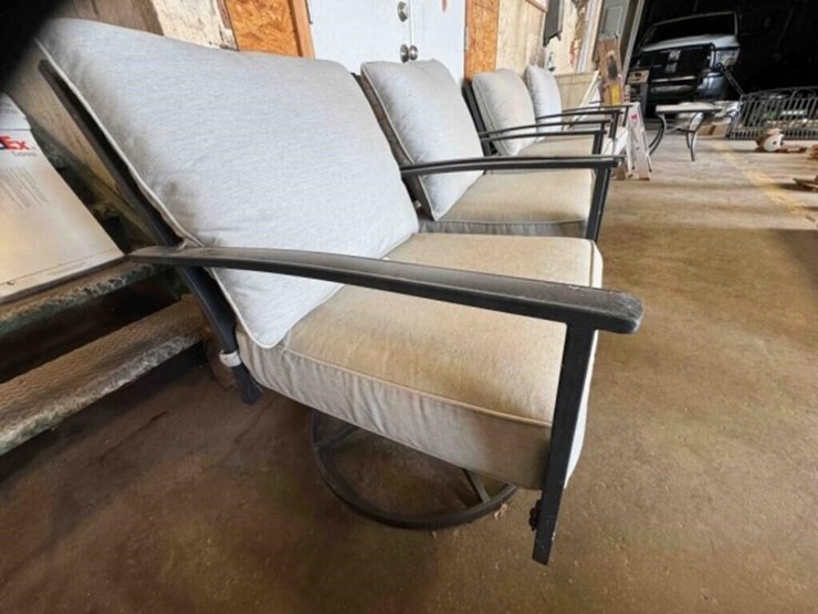 4-patio-chairs-image-2