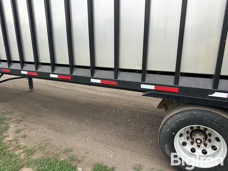 2013-meyer-9140t-boss-rt-t/a-live-bottom-forage-trailer-image-12