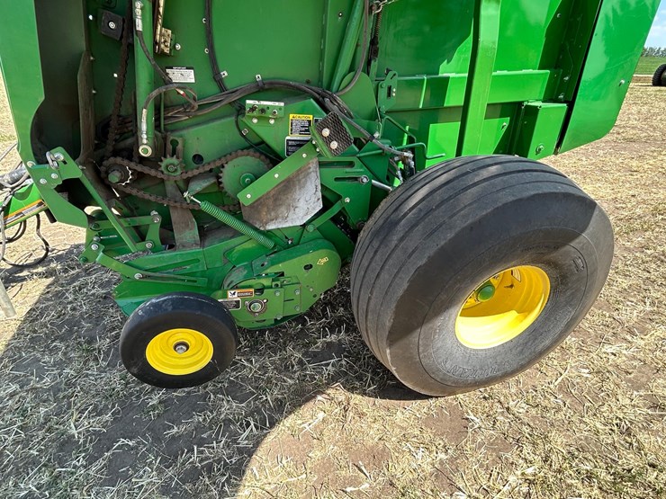 john-deere-569-premium-image-10
