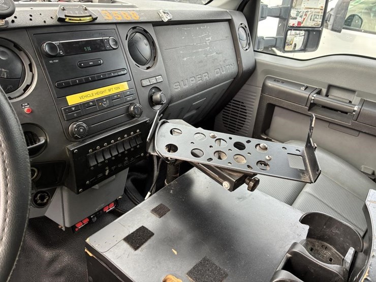 2012-ford-f550-image-19