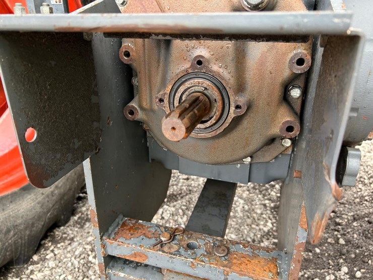 kubota-m108s-image-13