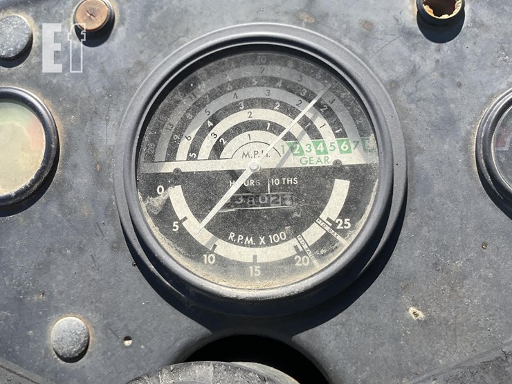 1977-john-deere-2440-image-15