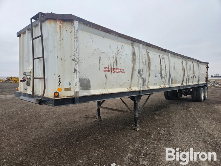 2004-assembled-t/a-end-dump-trailer-image-1