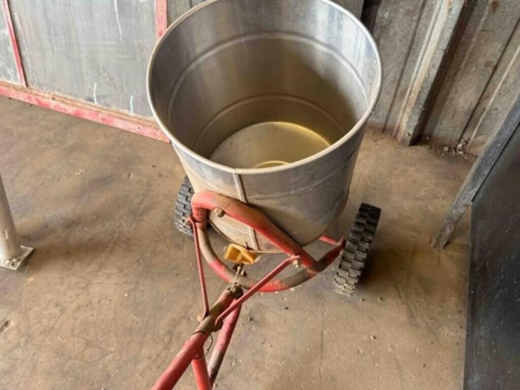 pull-behind-fertilizer-spreader,-5-gal-image-3