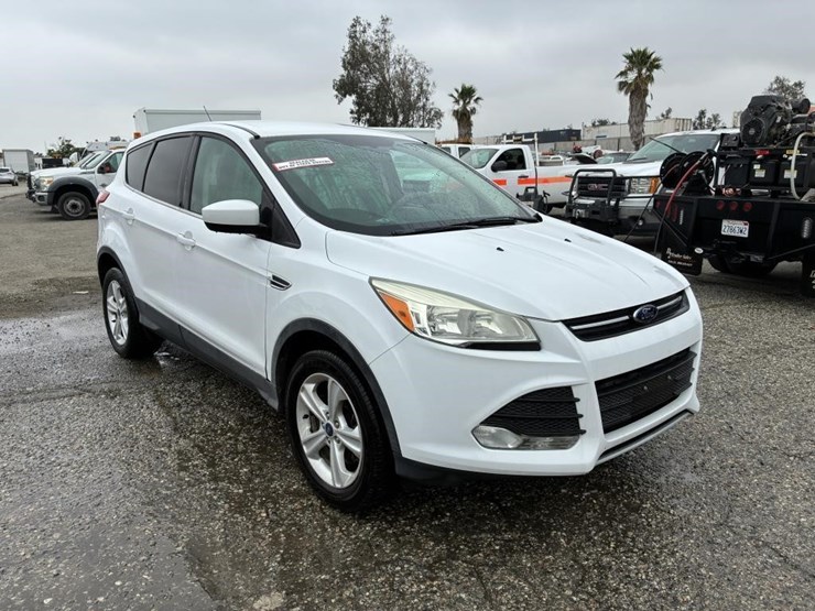2015-ford-escape-image-2