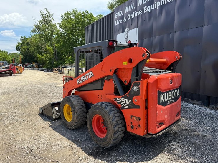 2016-kubota-ssv75-image-2