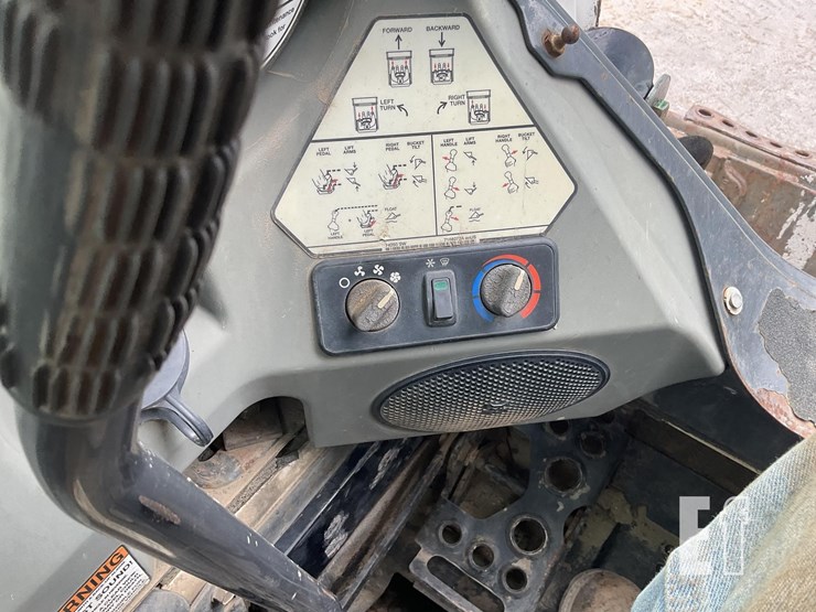 2015-bobcat-t590-image-15