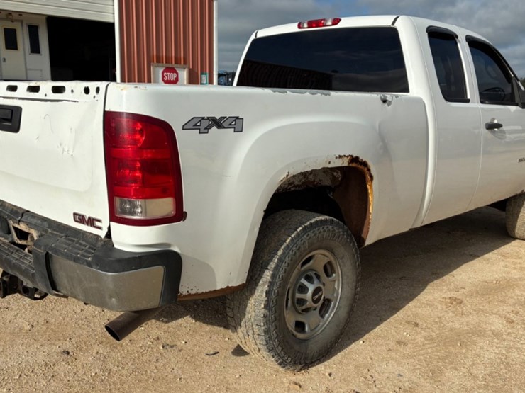 2012-gmc-sierra-2500hd-image-4