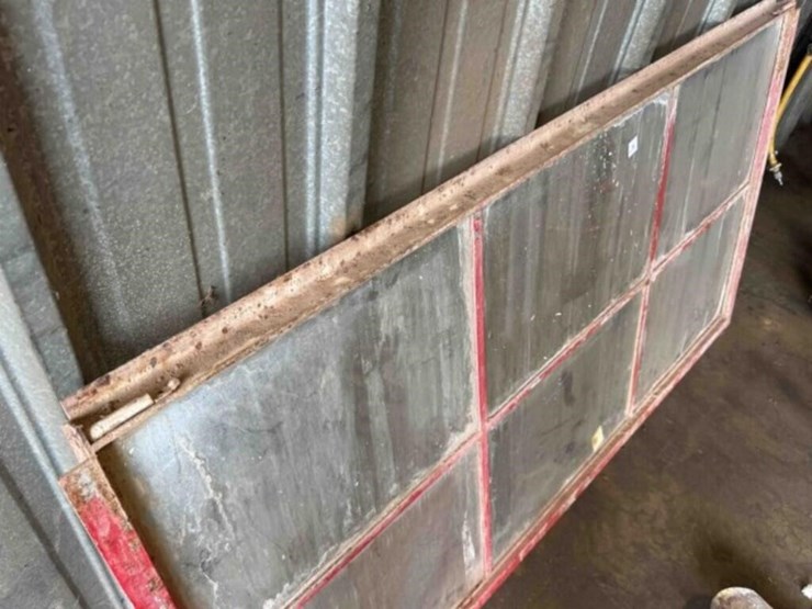 window-with-metal-frame,-58"x32"-image-2