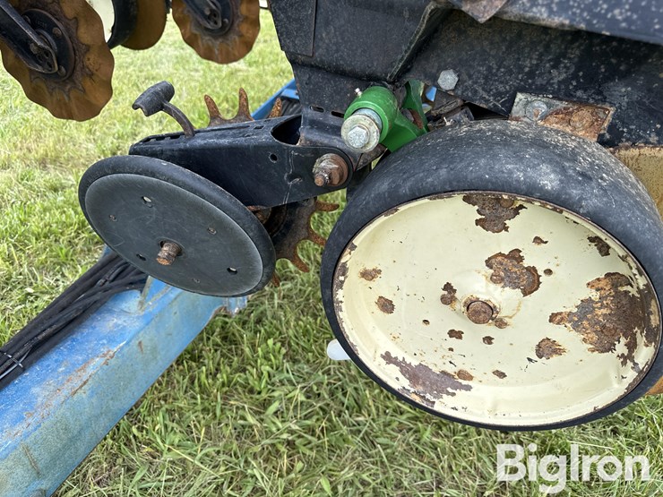 1995-kinze-2600-split-row-planter-image-19