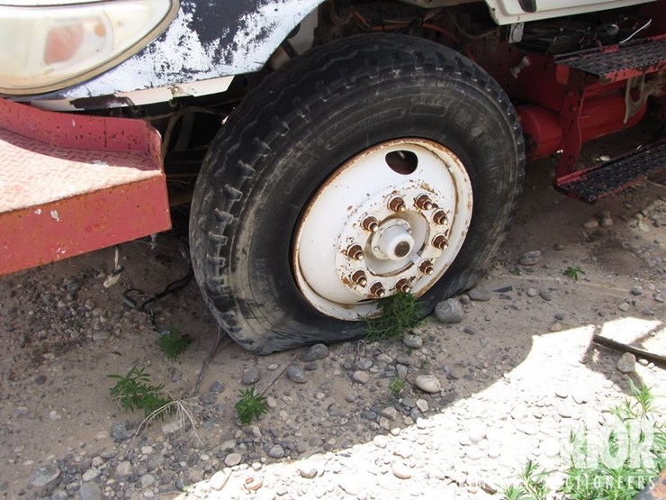 2005-international-durastar-4300-image-3