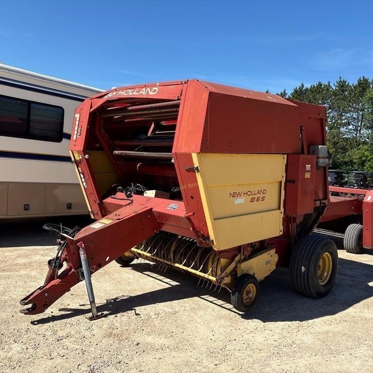 NEW HOLLAND 855