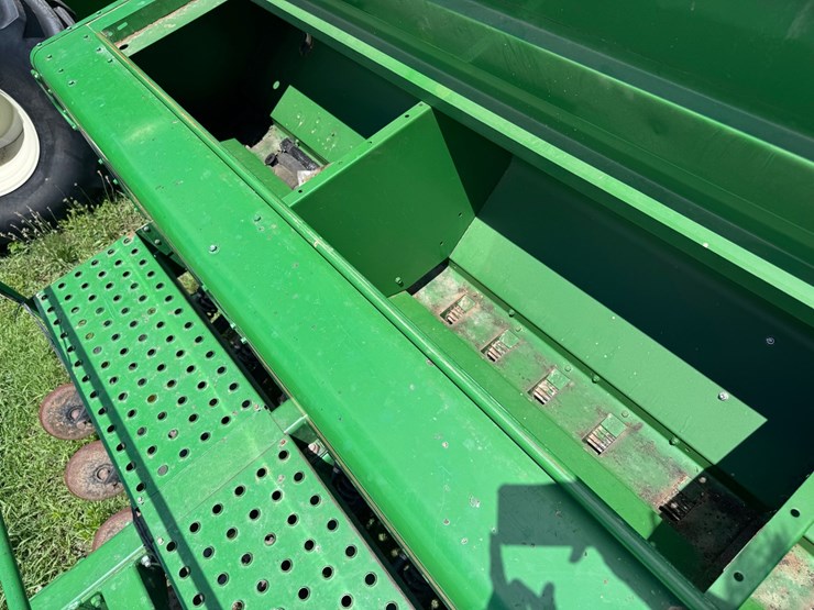 john-deere-750-image-9
