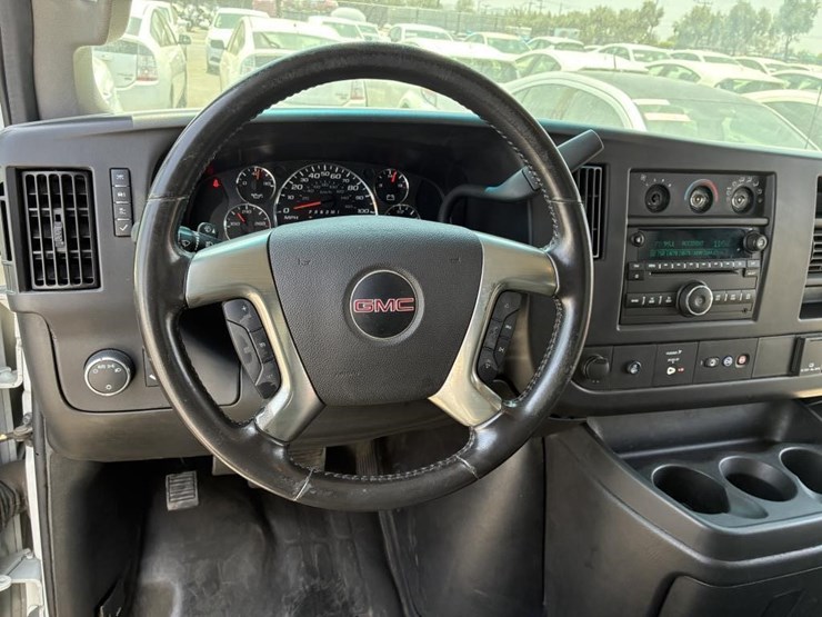 2017-utility-van-image-13