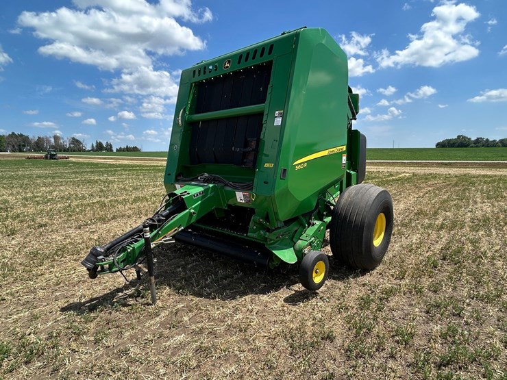 john-deere-560r-image-1