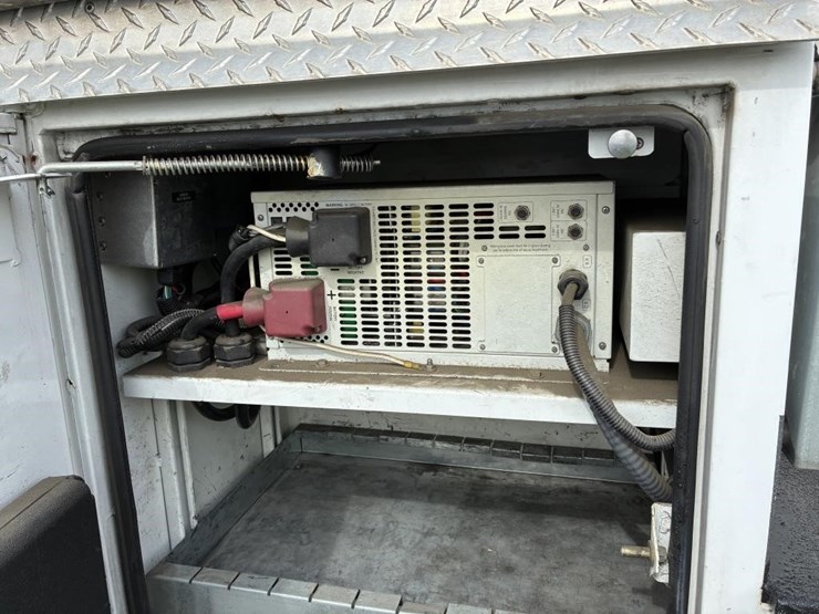 2012-ford-f550-image-9