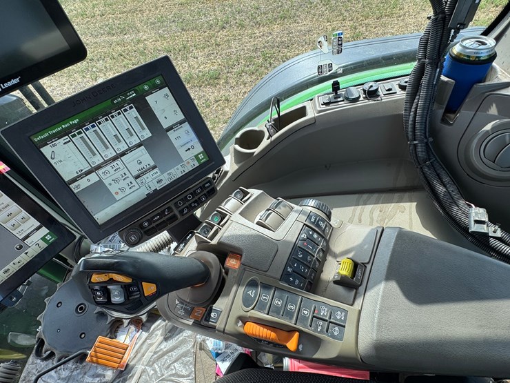 2023-john-deere-8r-340-image-44