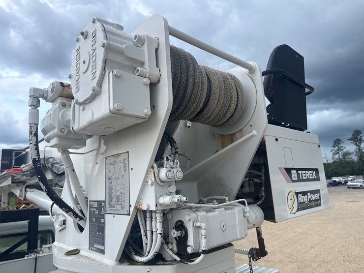 2020-freightliner-m2-106-image-42