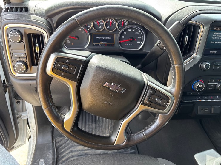 #3625-•-2022-chevrolet-silverado-pickup-truck-image-14