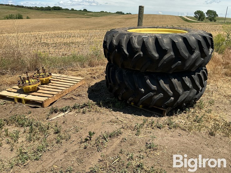 john-deere-7810-image-1