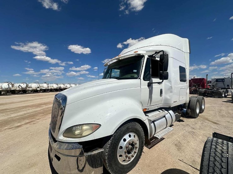 2012-international-prostar-image-1