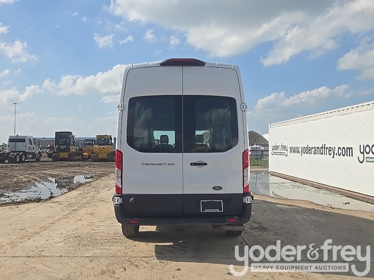 2020-ford-transit-image-4