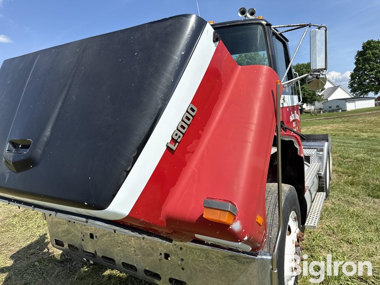 1989-ford-l9000-image-16