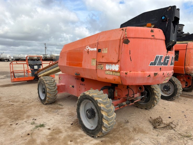 2013-jlg-600s-image-7