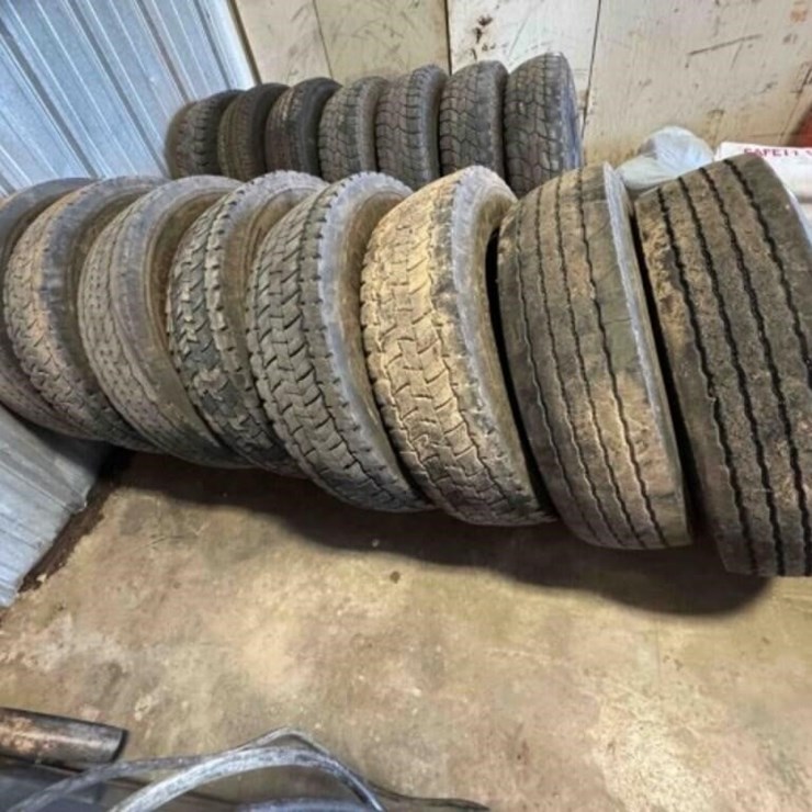 8- 225/70R 19.5 USED TIRES, RANGR G