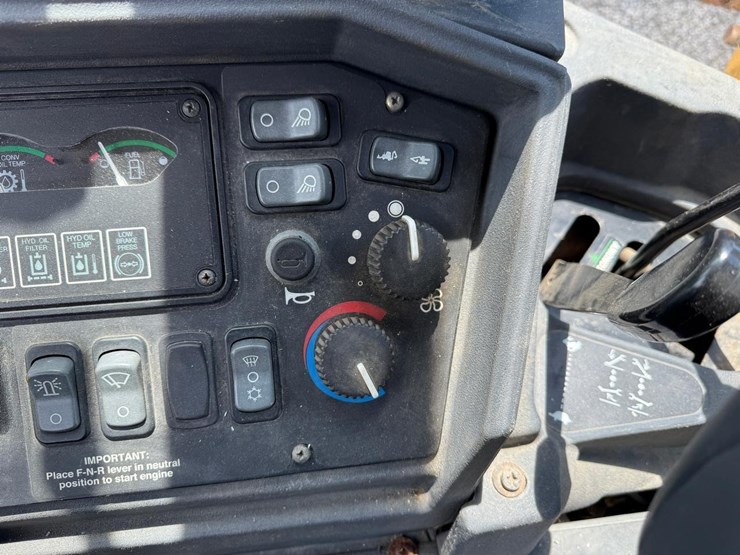 deere-410g-image-27