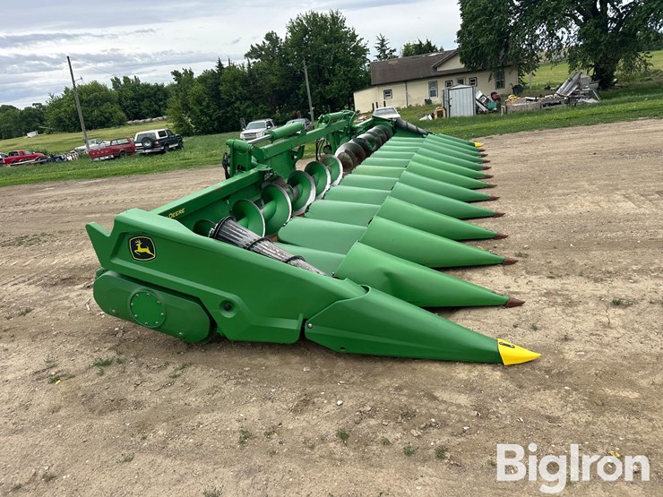 2021-john-deere-c12f-image-4