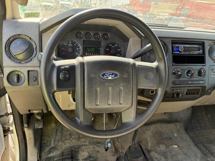 2009-ford-f350-image-16