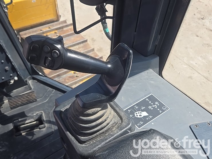 2023-deere-650-lgp-image-55