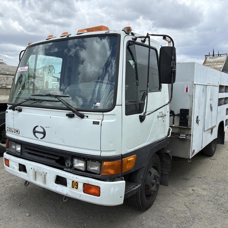 1999 HINO FB1817