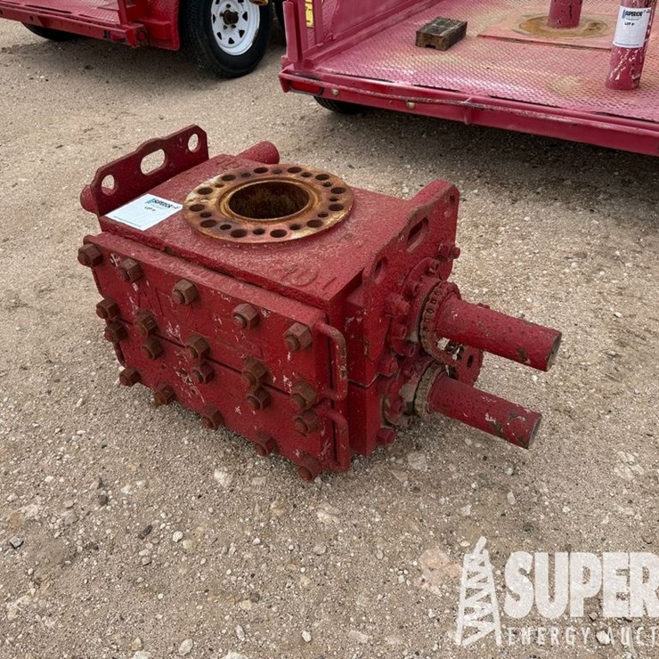 (1-21) 7-1/16" 2000/3000# Dbl Manual BOP