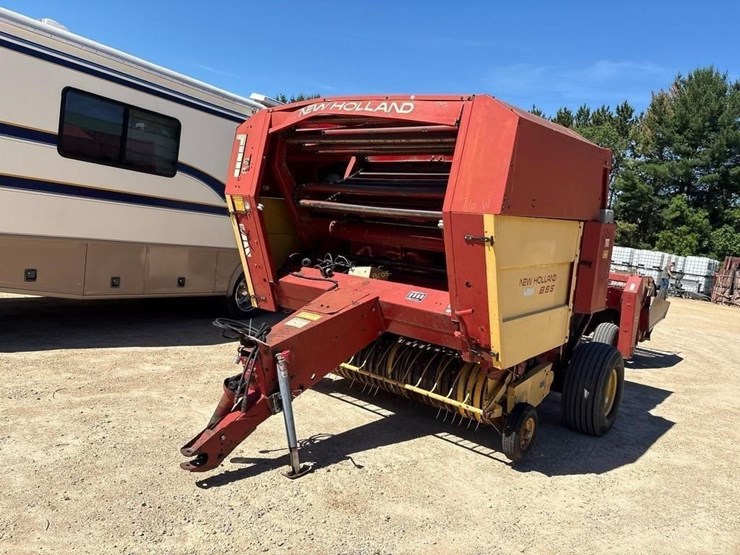 new-holland-855-image-2