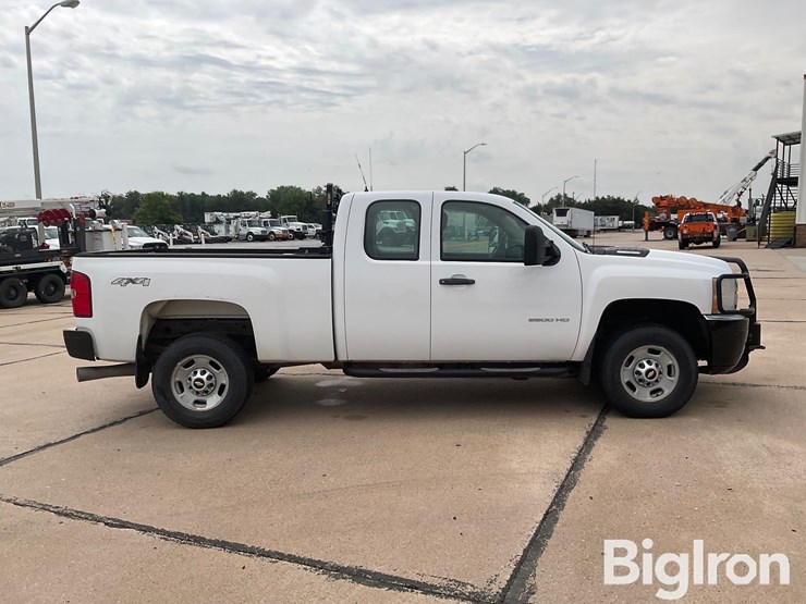 2011-chevrolet-2500-image-4